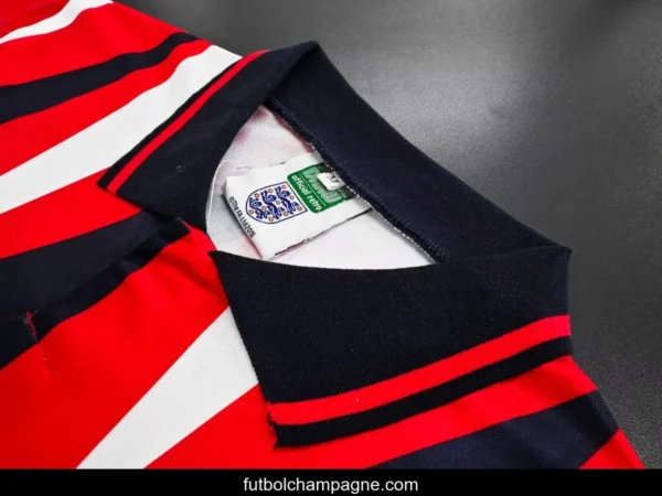Retro 1992 England Away Red Jersey - Image 2