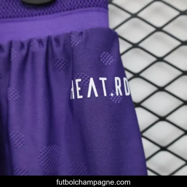 Player Version 25_26 Manchester United Purple Shorts - Image 3