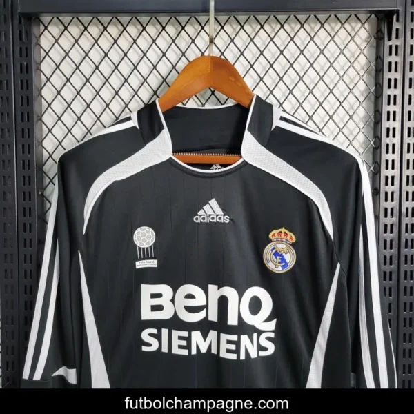 Retro 06-07 Real Madrid Third Long Sleeve Jersey - Image 2