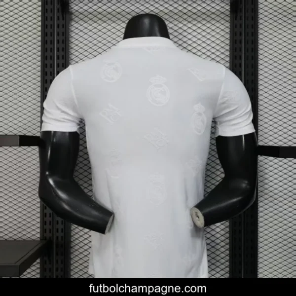 Player Version 25_26 Real Madrid White with Embossed Royal Crest Pattern Jersey - Image 3