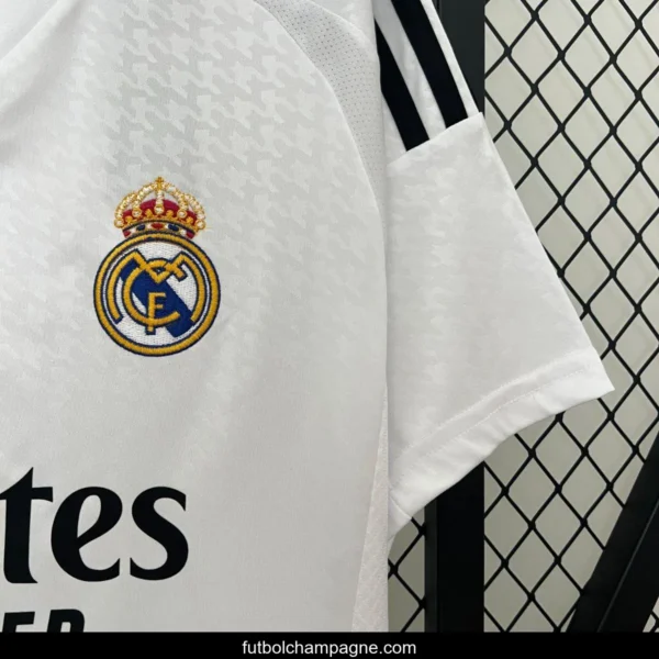 24_25 Real Madrid Home Jersey With 15 Trophy Patch - Image 4