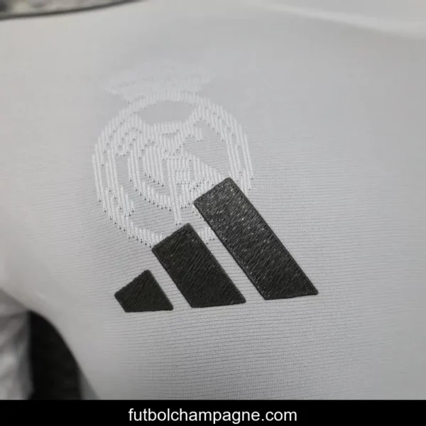 Player Version 25_26 Real Madrid White with Embossed Royal Crest Pattern Jersey - Image 7