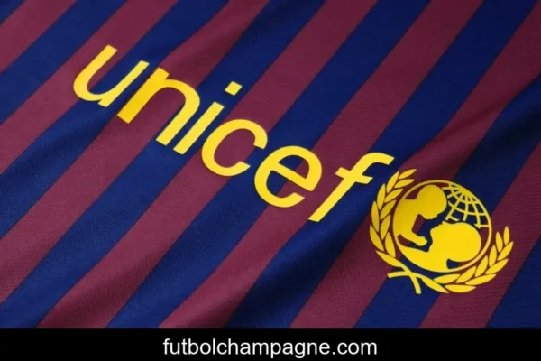 18-19 Barcelona home Soccer Jersey - Image 10