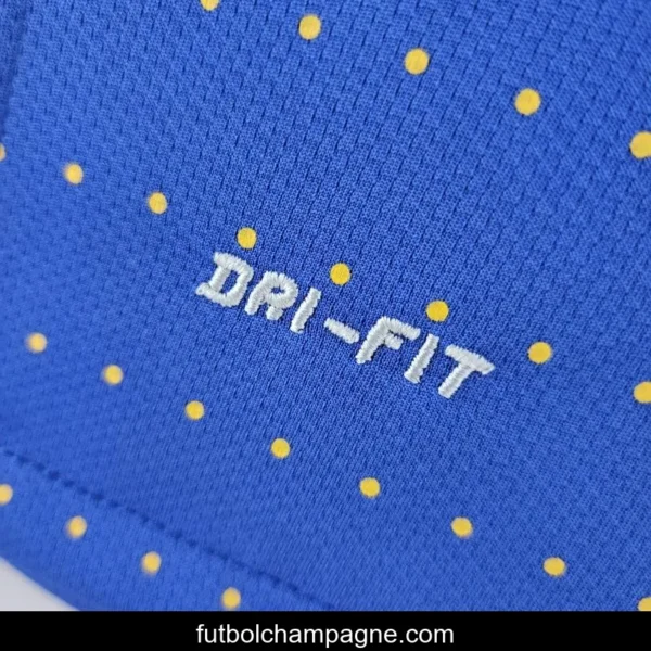 Retro 2010 Brazil Away Soccer Jersey - Image 6