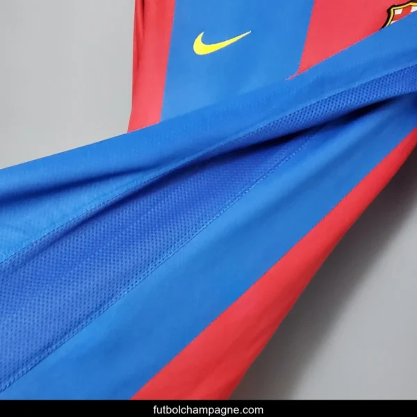 Retro Barcelona 06_07 Long sleeve home Soccer Jersey - Image 3
