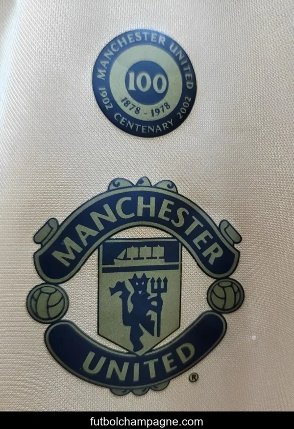 Retro 01_02 Manchester United Third Centenary Long Sleeve Reversible Jersey - Image 3