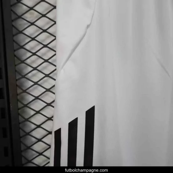 Player Version 25_26 Manchester United Home Shorts - Image 4