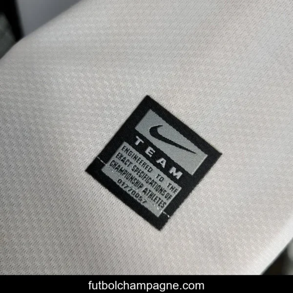 Retro 08-09 Flamengo Away Jersey - Image 3