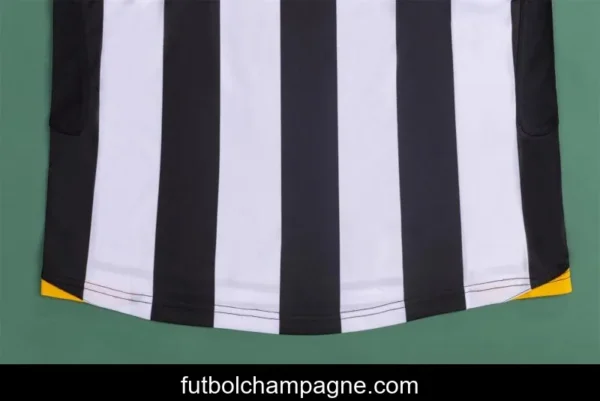 RETRO 05_06 Juventus Home Soccer Jersey - Image 2