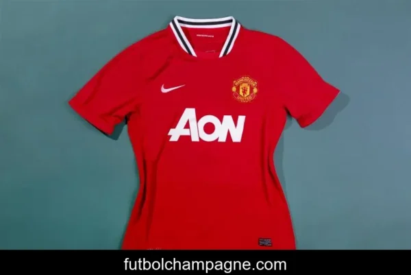RETRO 11_12Manchester United Home Soccer Jersey - Image 4