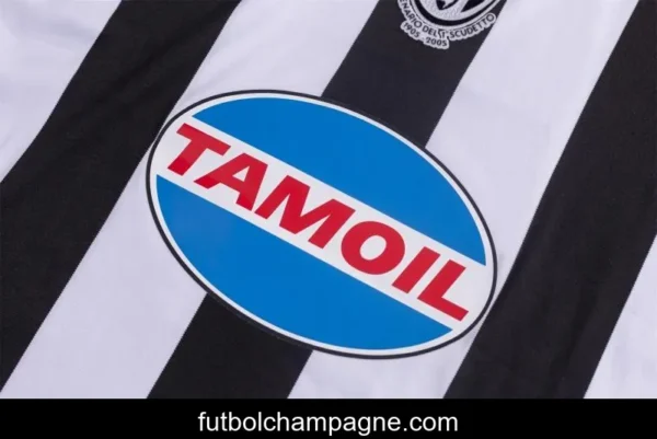 RETRO 05_06 Juventus Home Soccer Jersey - Image 3