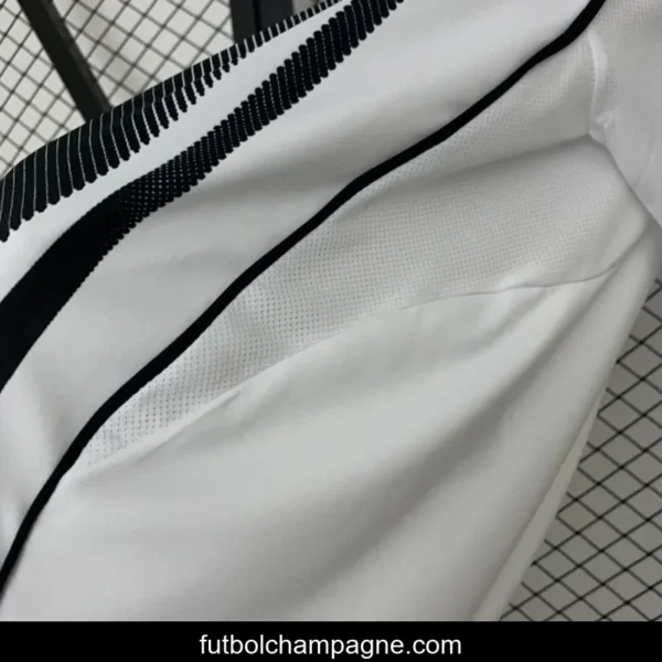 25_26 Juventus Home Jersey - Image 3