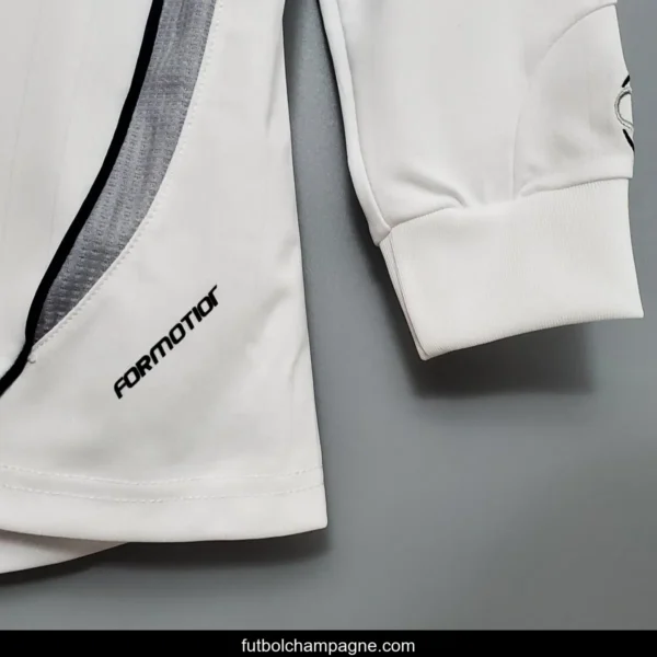 Retro Real Madrid Long sleeve 06_07 home Soccer Jersey - Image 5