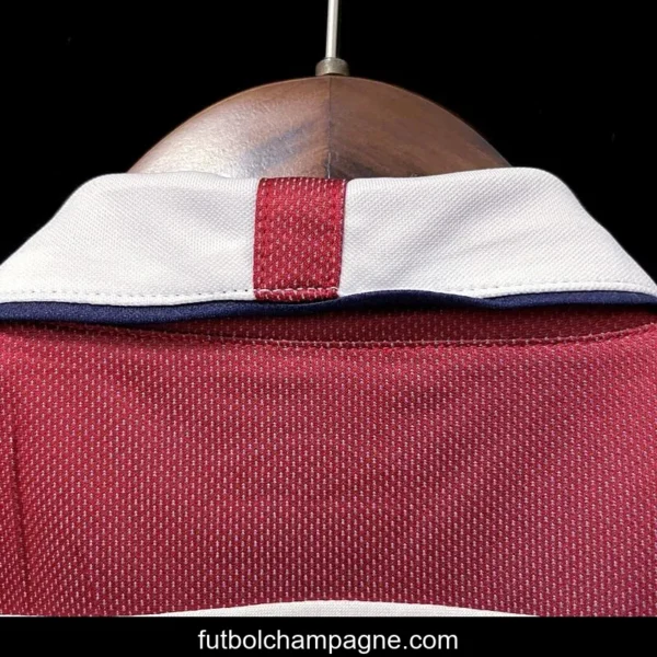 2004 England Home Soccer Jersey - Image 7