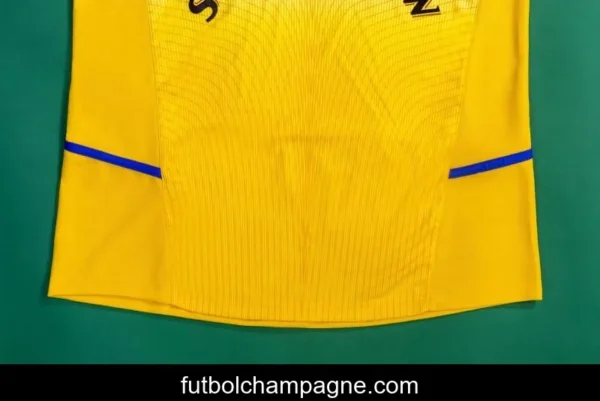 Retro 02_03 Leeds United Third Yellow Jersey - Image 3
