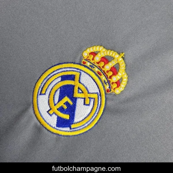 Retro 05_06 Real Madrid Third Grey Jersey - Image 3