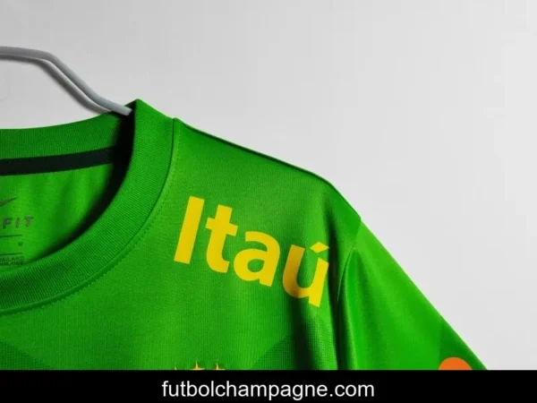 Retro 2020 Brazil Green Training Jersey - Image 10