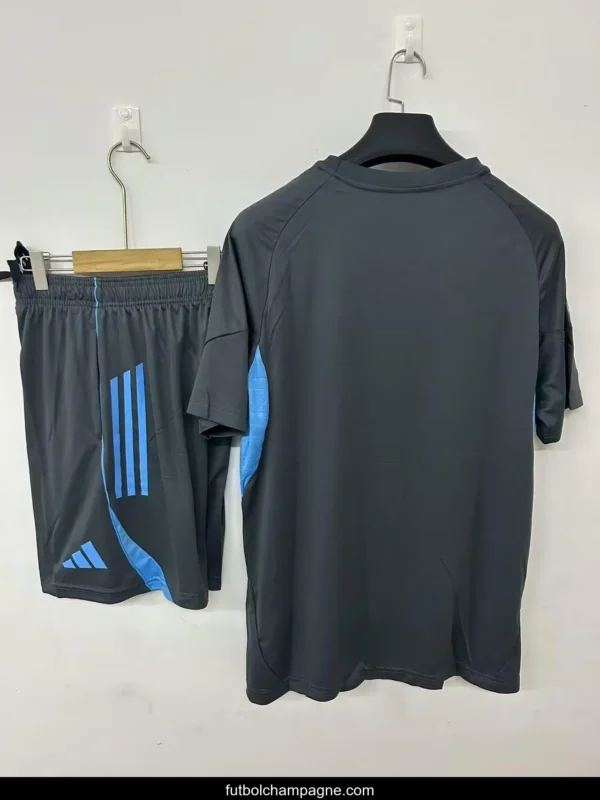 25_26 Newcastle United Pre-Match Training Jersey Grey+ Shorts - Image 3