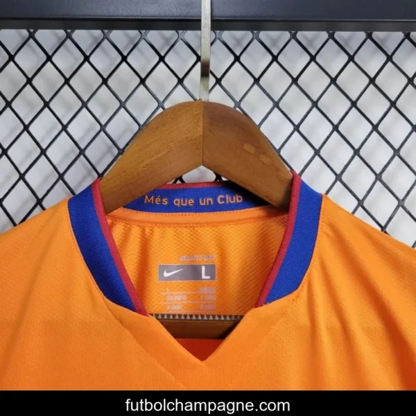 06_07 Retro Barcelona Away Jersey - Image 5
