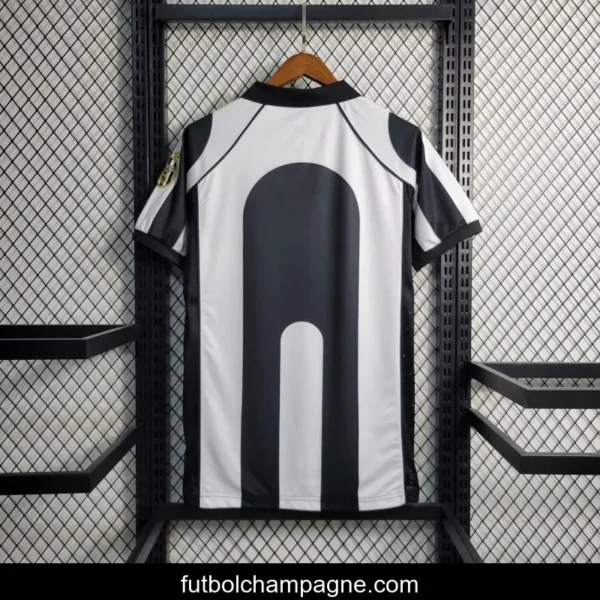 Retro 1997-98 Juventus Home Jersey - Image 4