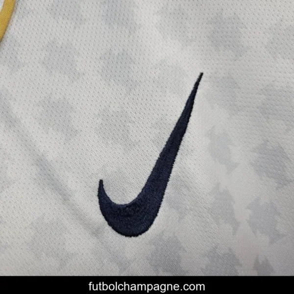 Retro 2004 Portugal Away Jersey - Image 4