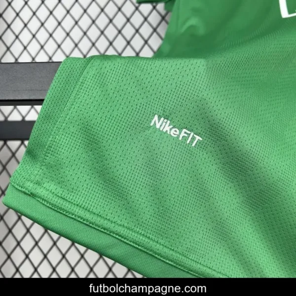 2007_08 Manchester United Green Goalkeeper Retro Jersey - Image 6
