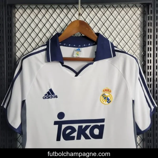 Retro 00-01 Real Madrid Home Jersey - Image 6