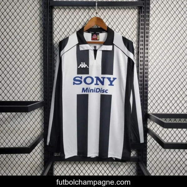 Retro Long Sleeve 1997-98 Juventus Home Jersey - Image 5