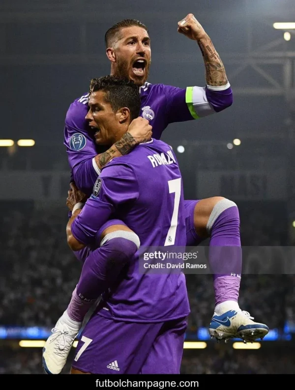 Player Version Retro 16_17 Real Madrid Away Long Sleeve Jersey - Image 5