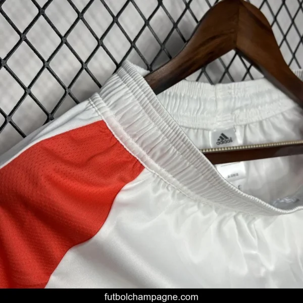 24_25 Manchester United Home Shorts - Image 6