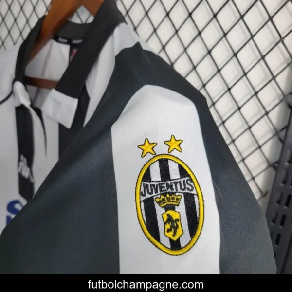 Retro 1997-98 Juventus Home Jersey - Image 6