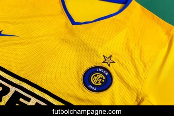Retro 02_03 Inter Milan Third Yellow Jersey - Image 7