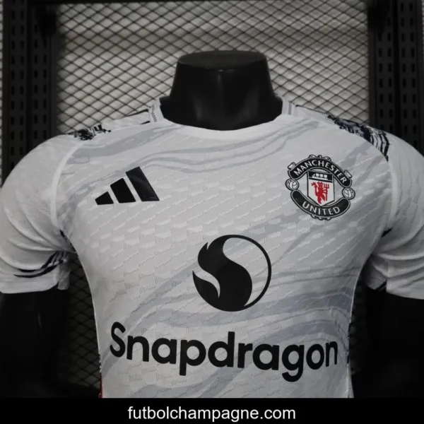 Player Version 25_26 Manchester United White with Marble Pattern and Snapdragon Sponsor Jersey - Image 10