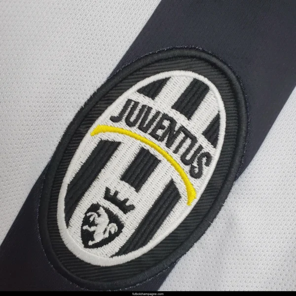 Retro Juventus 14_15 home Soccer Jersey - Image 10