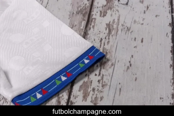 Retro 1994 Italy Away Soccer Jersey - Image 10