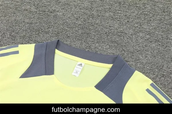 24_25 Juventus Yellow Short Sleeve Jersey+Shorts - Image 17
