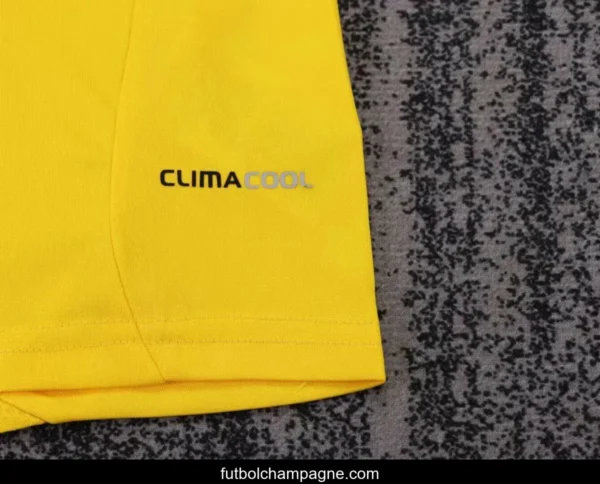 Retro Kids 11_12 Real Madrid Yellow Goalkeeper Jersey - Image 15