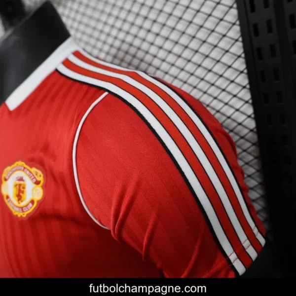 Player Version 25_26 Manchester United Icon Red Jersey - Image 8
