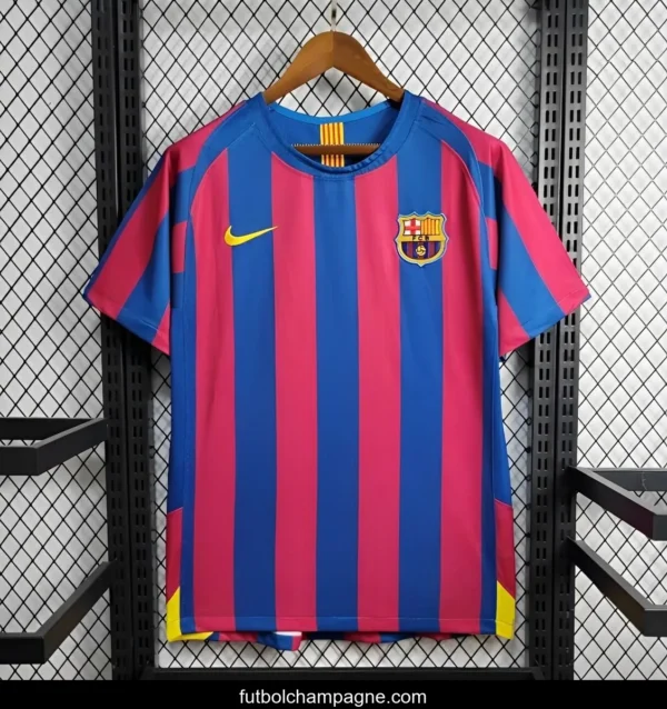 Retro 05_06 Barcelona Home Jersey - Image 7