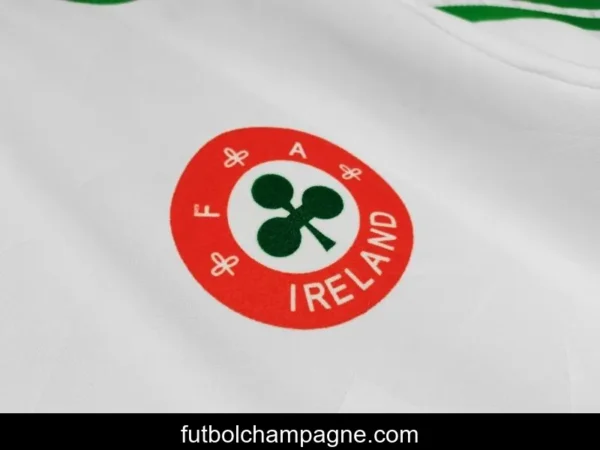 Retro 1990_92 Ireland Away Soccer Jersey - Image 11