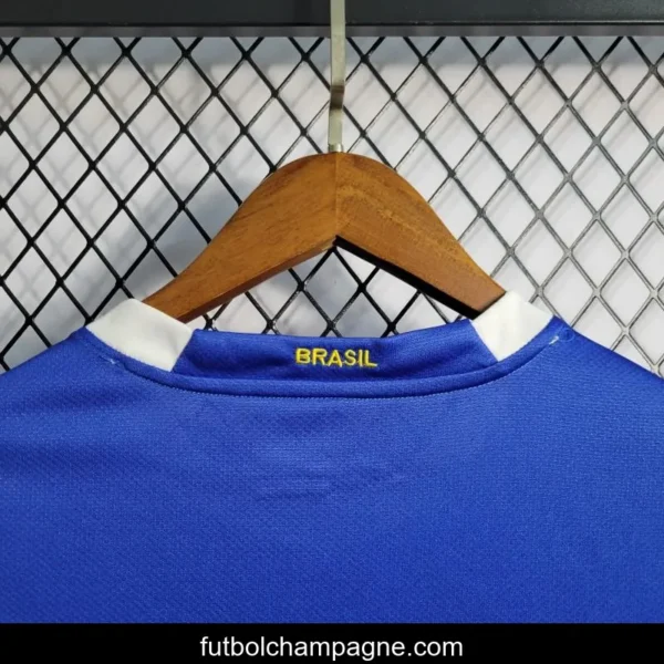 Retro 2006 Brazil Away Blue Jersey - Image 10