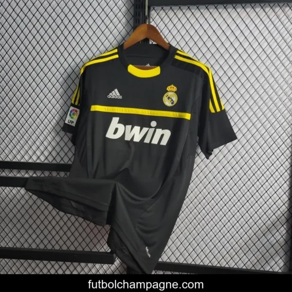 Retro 2011_12 Real Madrid Black Goalkeeper Jersey - Image 12
