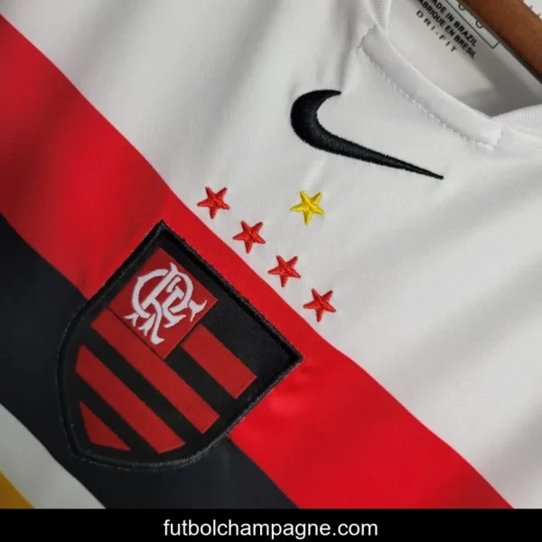 Retro 01_02 Flamengo Away White Jersey - Image 12