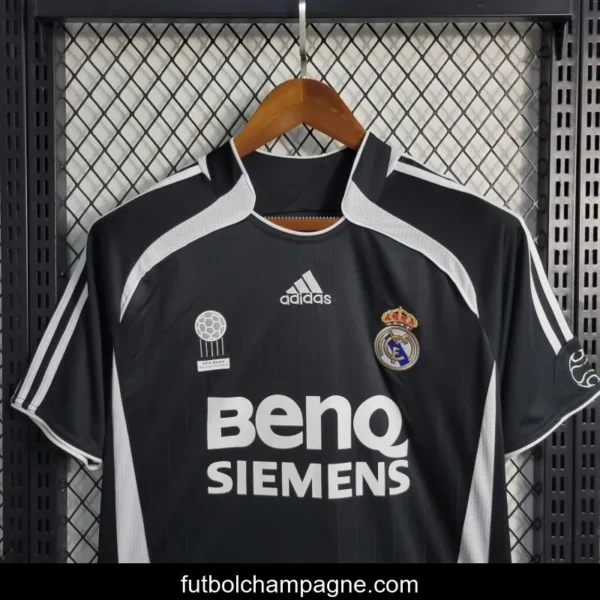 Retro 06-07 Real Madrid Two Guest - Image 13